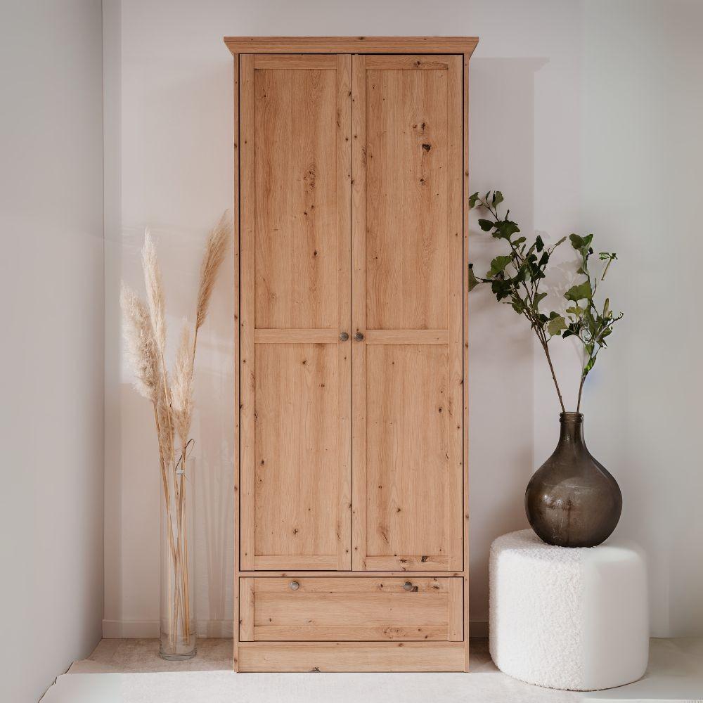 Armadio Timber 40A con 2 ante e 1 cassetto in rovere anticato con pomelli in metallo