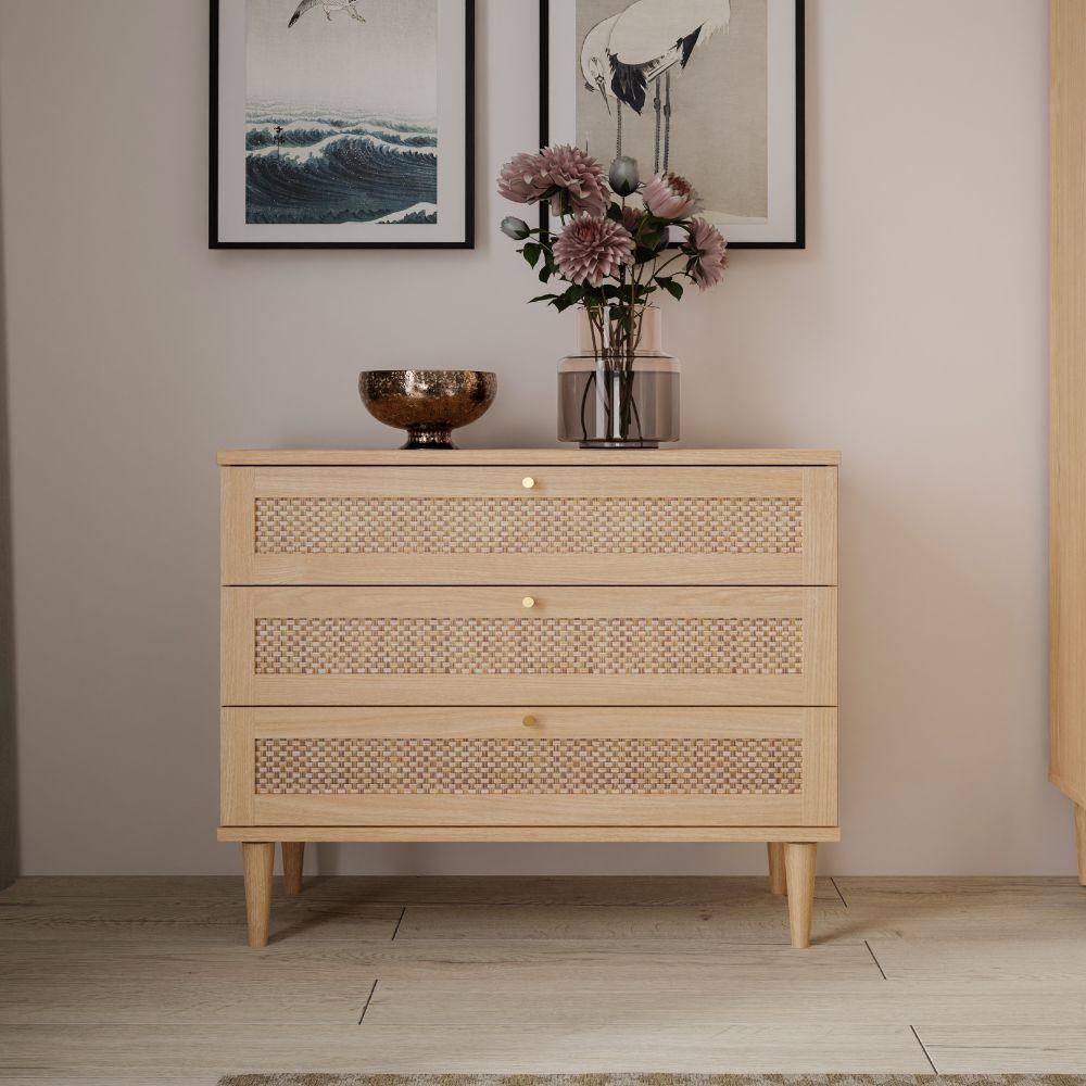Cassettiera Livia 3 cassetti con dettagli in rattan intrecciato colore rovere